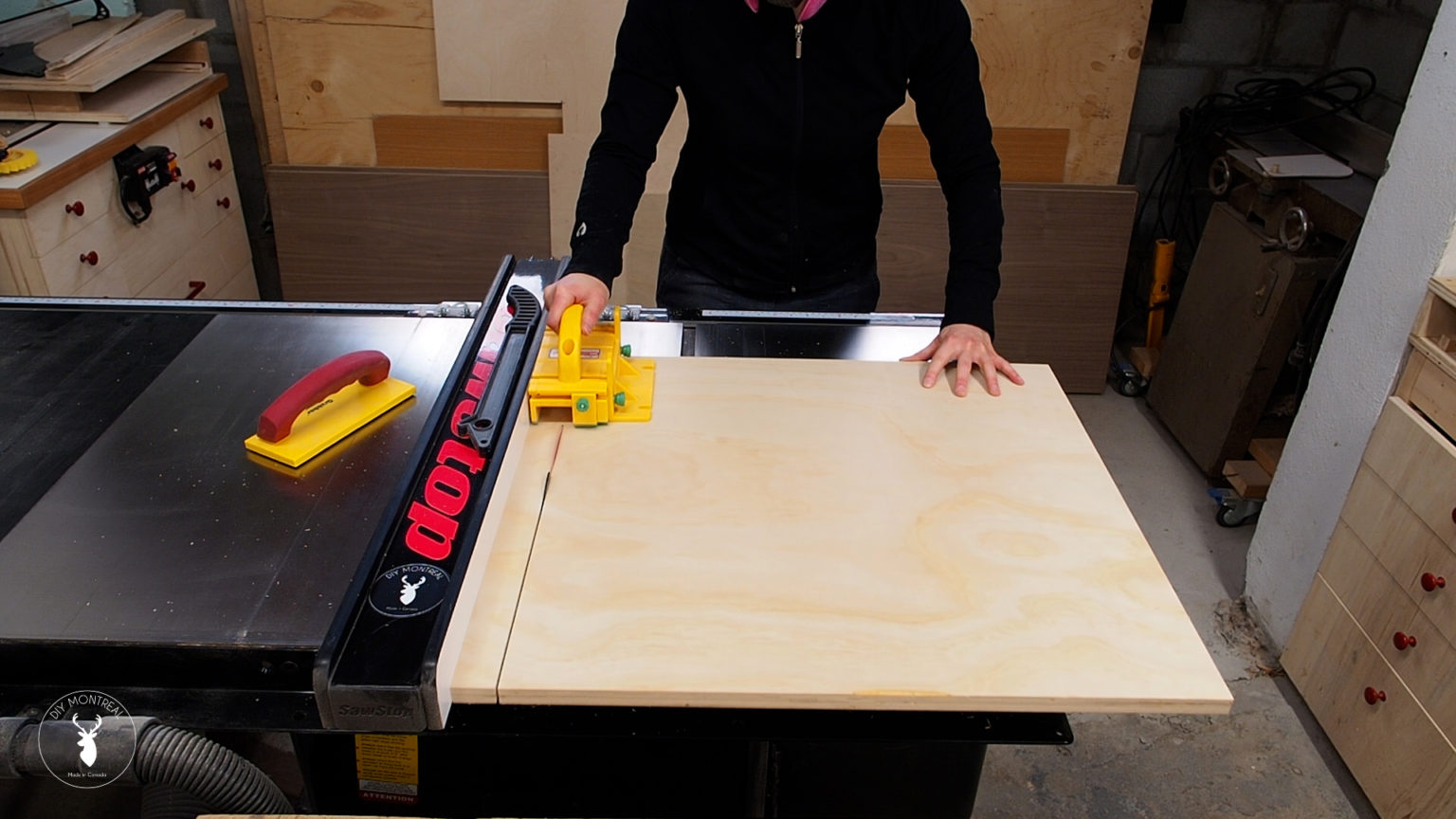 Build a bar stool with a chevron plywood seat | DIY Montreal