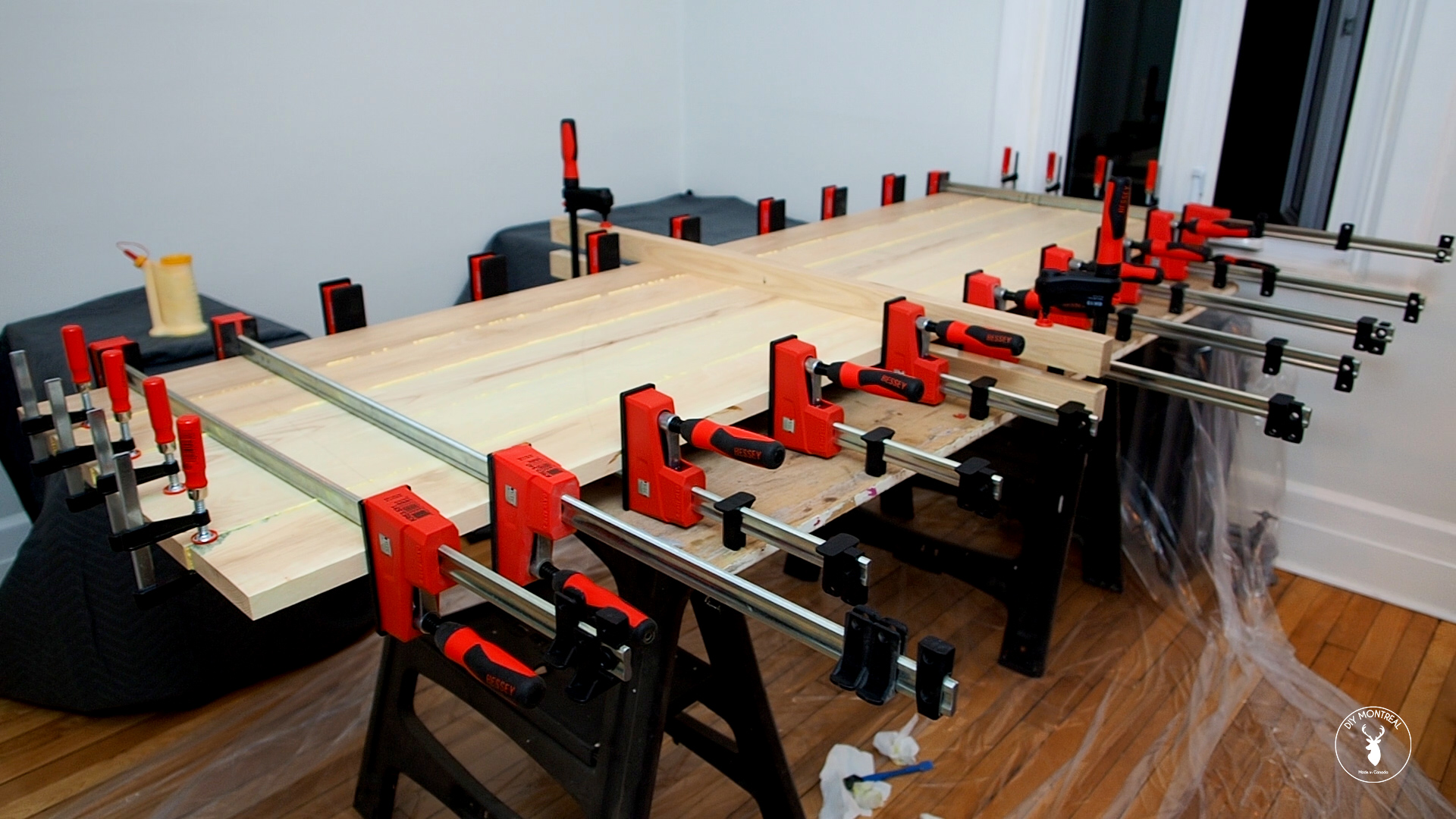 DIY Desk Top Build Tutorial DIY Montreal   DIY Desk Top Glue Up With Parallel Clamps 